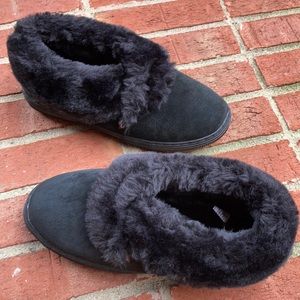 Lamo Footwear Black Suede/Faux Fur Lined Moccasins
